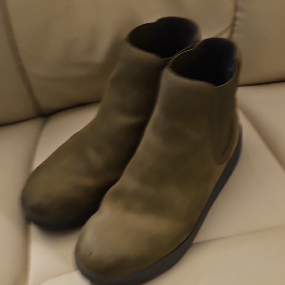 Women's Green Bog Chelsea Boots - Picture 7 of 7